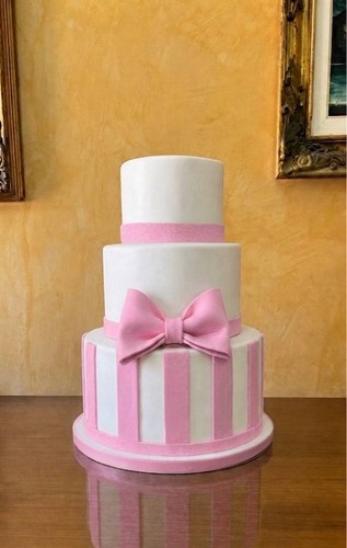 Torta scenografica rosa finta - torta,