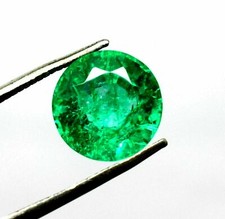 Pietra preziosa verde smeraldo