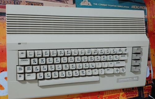 Commodore c64c - commodore, (+