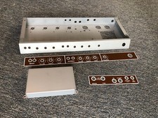 Bassman biondo 6G6AB con piastre facciali finite e padella con tappo.