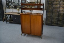 Meuble étagère minimaliste