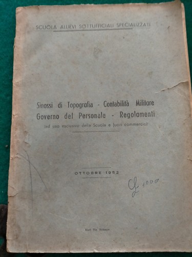 Antico libro militare del - militare,