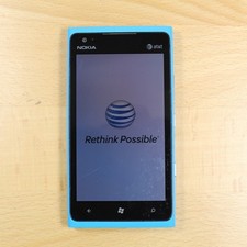 Smartphone Nokia 808 Lumia si accende bene #260