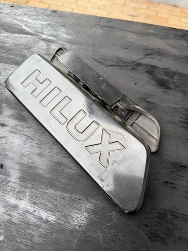 Toyota hilux roll - hilux, badge