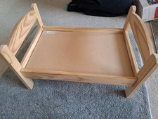 Set letto in legno con cuscino