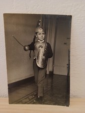  bambino vestito da soldatino