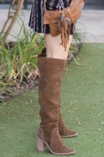 Stivali scamosciati sopra il ginocchio Vince Camuto 'Melaya'