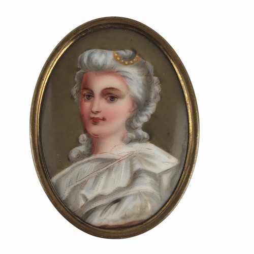 Spilla ovale fine antica