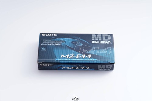 Sony e44 mega - mega, md