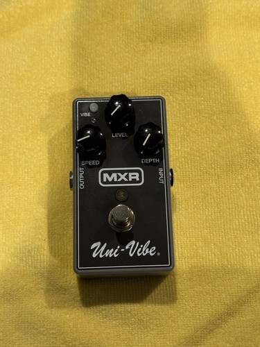 Mxr m68 uni vibe - uni-vibe, pedale