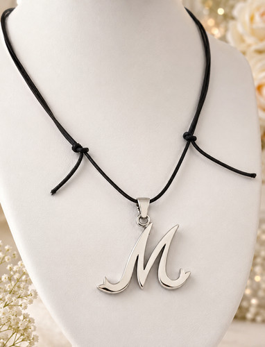 Collana lettera ciondolo - m,