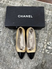 Scarpe CHANEL tacco 8 pelle punta cappuccio decolte classiche beige nere vintage donna
