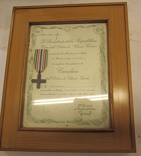 Quadro con diploma - con, croce