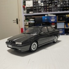 Modellino auto grigio