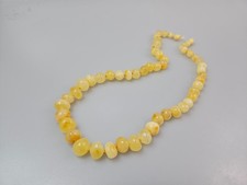 Collana di ambra bianca