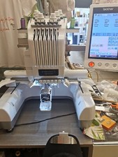 ricamatrice brother PR 655 con telaio cappelli e progr. punciatura PE Design11