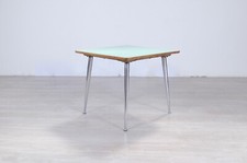 Tavolo anni ’50, piano in formica gambe in ferro. Da Bambino, altezza 58 cm.