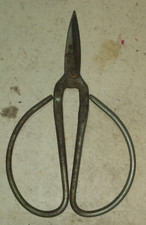 Antiche e piccole forbici da