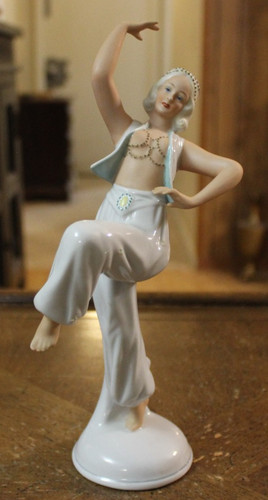 Statuina ballerina del ventre