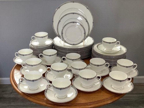 Wedgwood amherst bone - amherst,