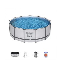 Piscina fuori terra con - fuori,