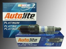 8 candele Autolite platino per