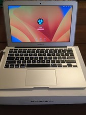 MacBook Air A1465 11" 2014 SSD 250GB Ram 4GB Batteria 8 cicli.