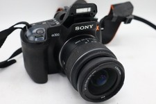 Sony alpha A300 con obiettivo