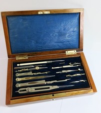 Antico set da disegno/bussola