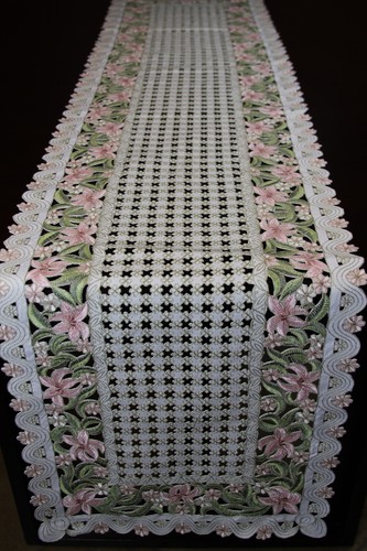 Tovaglietta ricamata pizzo