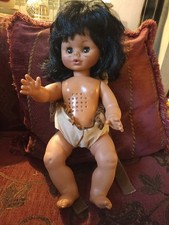 Bel Bambolotto, Bambola, Indiano Gabar, alto 42cm, con marsupio. No Furga Sebino