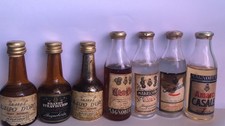 7 mignon vintage di liquore