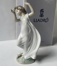 Lladro lily symbol - lily,