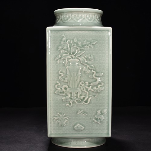 Antico vaso piante fiori