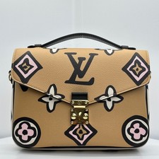 Louis Vuitton Pochette Metis