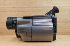 Videocamera Hitachi VM-E635LA