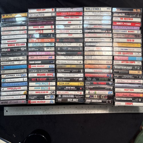 Lot 109 cassette tapes - 109,