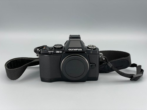 Olympus body 15975 - olympus, e-m5