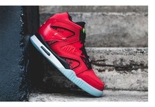 Nike Air Tech Challenge Hybrid