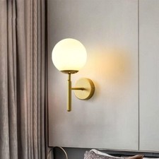 Lampada da parete in metallo