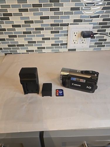 Videocamera canon vixia hf200 - videocamera,
