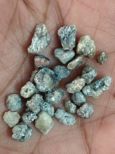Diamanti sfusi grezzi naturali