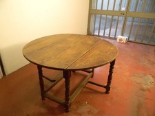 Tavolo a Bandelle Antico Noce Bologna 1600