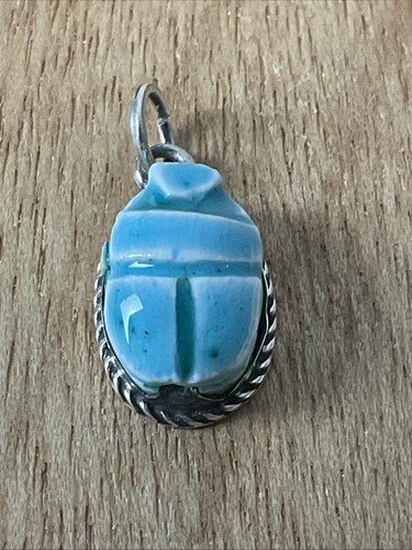 Collana con ciondolo scarabeo