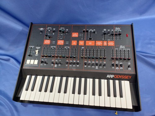 Arp odyssey rev3 - arp,