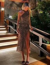 Maxi abito midi asimmetrico in