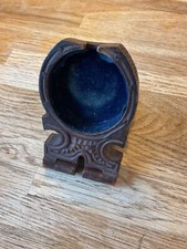 Un supporto/cassa per orologio