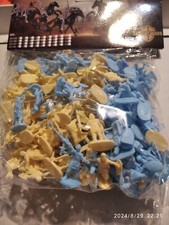 SET 200 PEZZI SOLDATINI 1/72