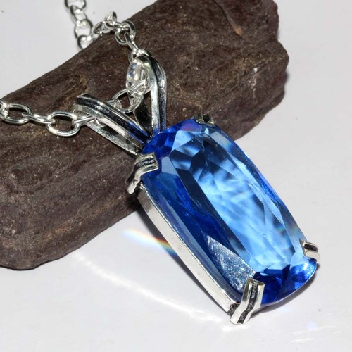 Collana quadrata esclusiva