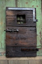 Antica portina, Porta chiodata finestra antique door  scuro